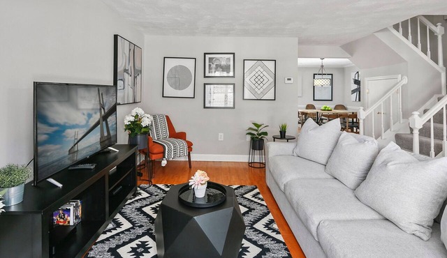 BickelBella: Private Yard & Near DC