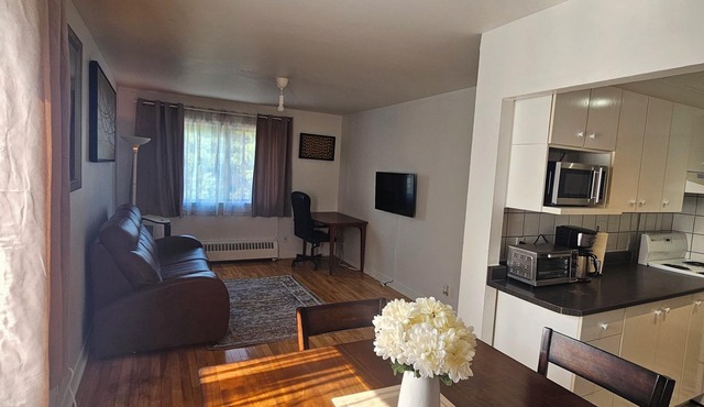 Bienvenue Suites ● Wi-Fi & Parking ● Sainte-Anne-de-Bellevue