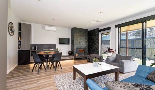 Bienvenida Apartments- (1) Spades