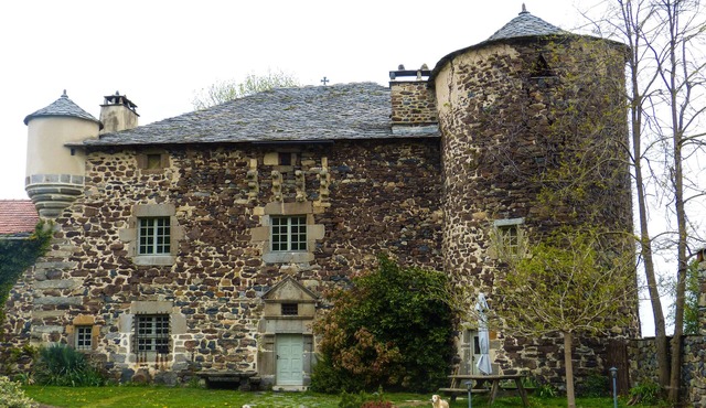Bienvenue à la Maison Forte de Chabanolles - Un lieu singulier et authentique