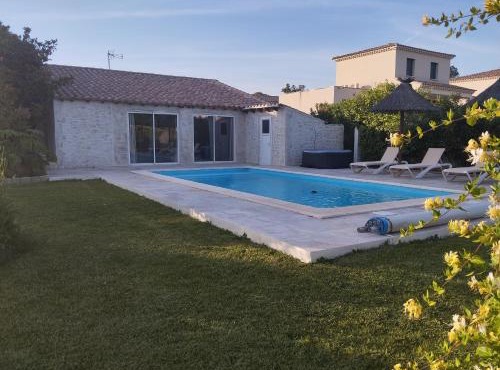 Bienvenue au pied des Alpilles