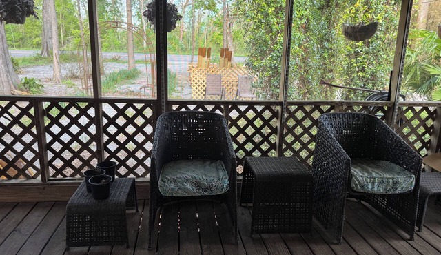 Bienvenue! Enchanting family-friendly cottage with AC in Breaux Bridge