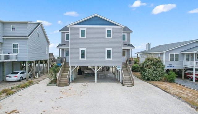 "Big AL's Dawg House" 4 Bedroom, Oceanfront, Duplex, PET FRIENDLY