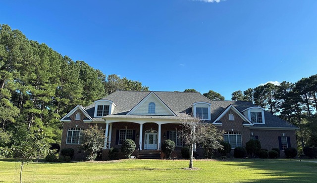 Big Amazing & Pristine Home on 1.6 Acre with 5 Smart TVs, Fireplace & Gate