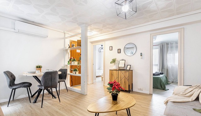 Big and authentic flat in Valencia near beach