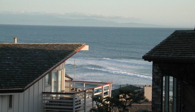 Big and Bright, Steps to Sand, Ocean Views, and Sleeps 8+