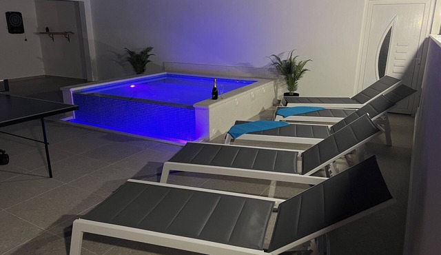 Big apartment with garden, BBQ, massage pool and fun park