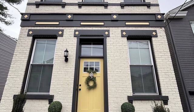 BIG ASH HOUSE nHistoric Ludlow Beauty ! Overlooking the Ohio River