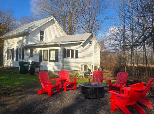 Big Barn Lodge - Farm House
