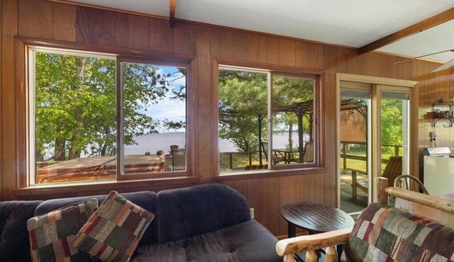 Big Bay peace and privacy, wake up to the sunrise just yards from the water