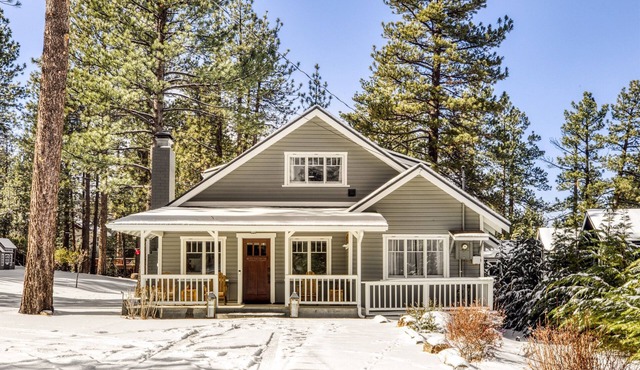 Big Bear Farmhouse With Spa, Gameroom & Pool Table