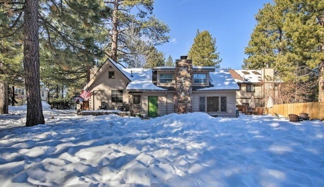 Big Bear Lakeside Home - 100 yard Walk to Private Dock!