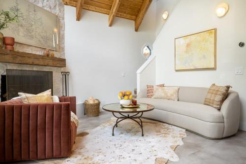 Big Bear Mountain Retreat HGTV AC pets NEW Hot Tub