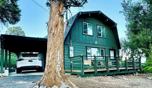 Big Bear Mountain View Cabin: Jacuzzi, Fire Pit, EV Charger