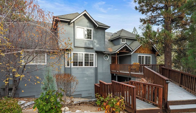 Big Bear Nest at Eagle Mountain - Game Room, Pool Table, Ping Pong, Foosball, Jet Tub, 3 Fireplaces