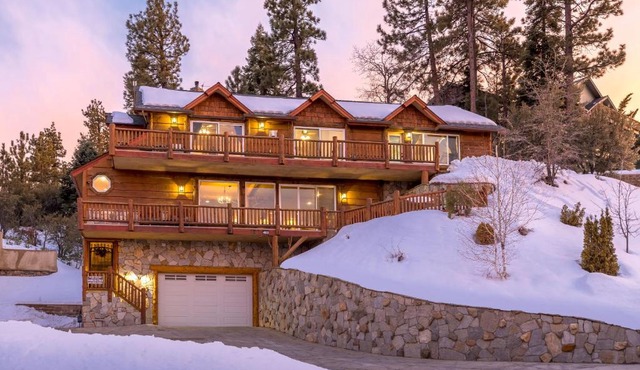 Big Bear Village View Haus is a large pet and kid friendly chalet with hot tub located a short walk to village