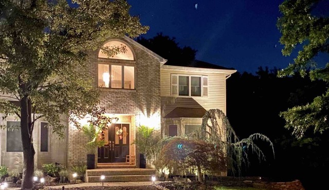 Big Beautiful Spacious Home Perfect for the Spring!