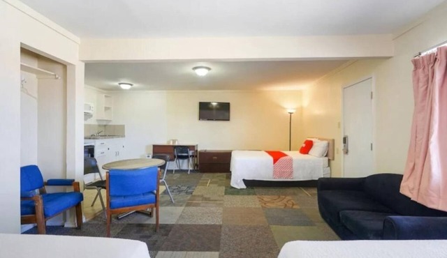 Big Bend Hiking Trails & Dining Nearby – Relax in Room with Kitchenette