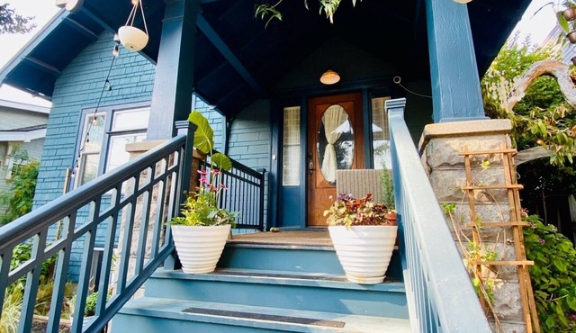 Big Blue - 3 bed 2 bth + office, driveway, fenced yard and finished basement