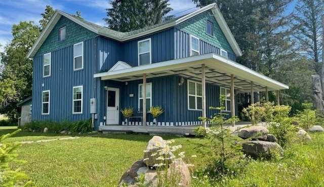 Big Blue - 8 bedroom/8 baths, Recent renovation, 10 minute to Dreams Park