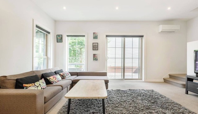 Big Blue A Sunny Escape near Port Melbourne Beach