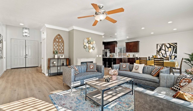 Big&Bright Home near Airport/6BR4BA/10Beds/Quiet