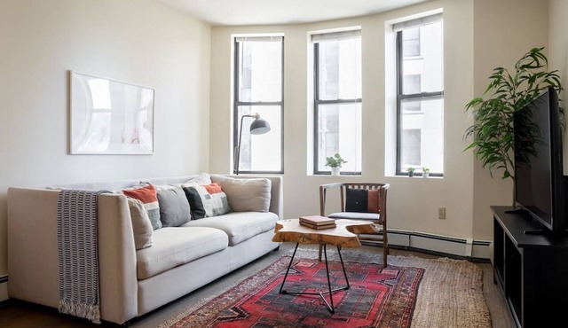 Big Bright Windows with great views of the city - Centrally located. Walk anywhere, MBTA nearby.