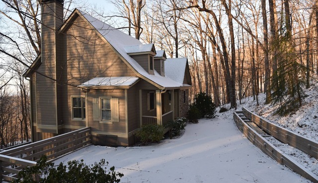 Big Canoe Mountain Home Near Golf, Lakes & Hiking Trails