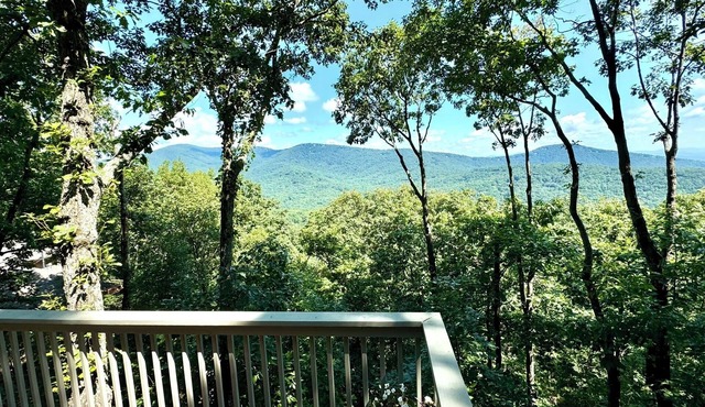 Big Canoe Year Round Long Range Views with Hot Tub