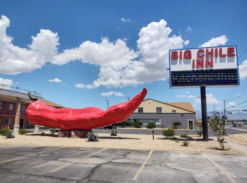 Big Chile Inn & Suites