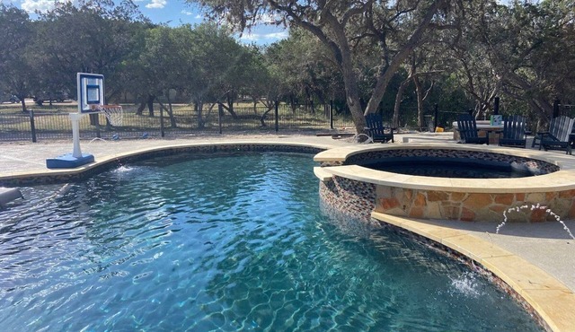 Big Cinchin' @ Frio Premier Rental Homes