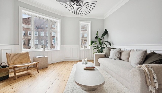 Big Corner Apartment