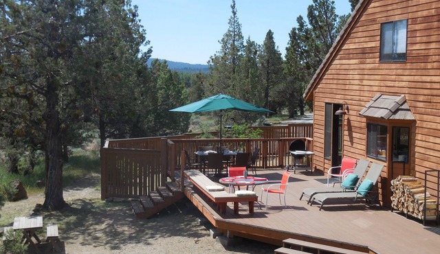 Big Country Home, Relax with Great Views, Lots of Privacy, and Bring your Dog!