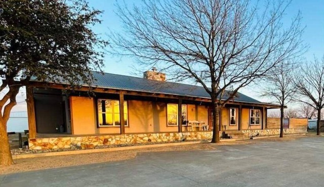 Big Country Rustic Retreat 16 +