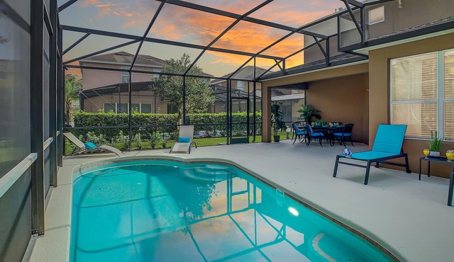 *Big Disney Family Home!* Sleeps 12! Private Pool, Spa and Game Room!