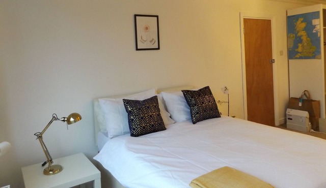 BIG double room in coventry