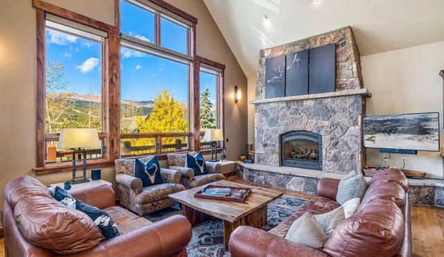 BIG downtown home w/views and great amenities!