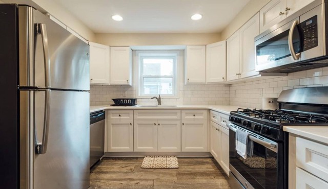 ⭐Big Family/Group?⭐ Spacious, Comfy 3BD/2BA Apt!