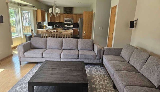 Big Family Home with 4 King Beds