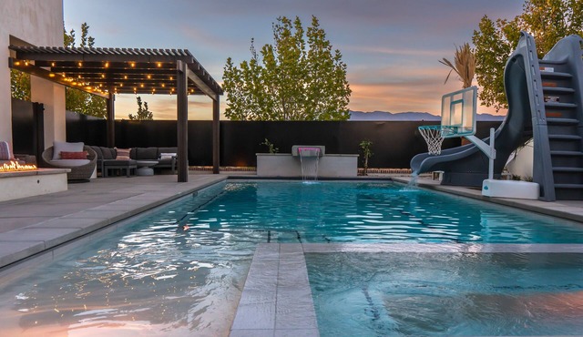Big Fun Retreat: Private Pool+Spa: Game Rooms + Golf : Near Sand Hollow