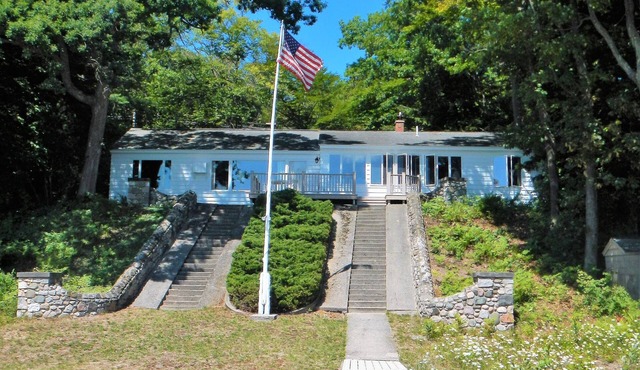 Big Glen Lake Cottage - Sleeping Bear Sand Dunes - Glen Arbor
