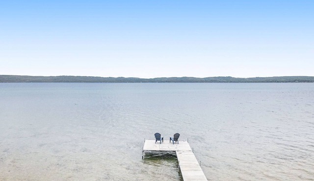 Big Glen Lake - Large Waterfront Home
