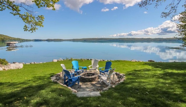 Big Glen Lakefront in Glen Arbor