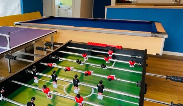 Big groups 20+, XL HotTub, Cinema, Arcade, Games