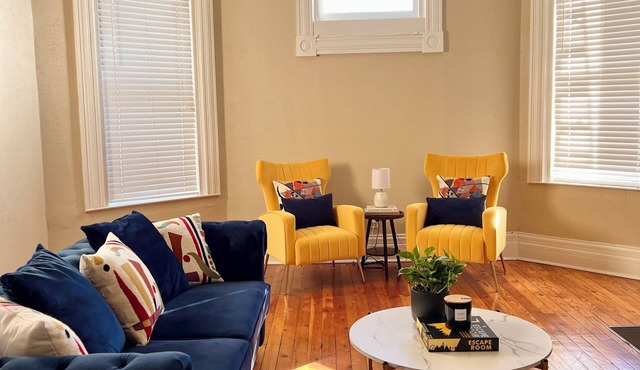 Big Groups Central Memphis stay-5BR/4BA w/Parking - Walk to FedEx Forum&Beale St