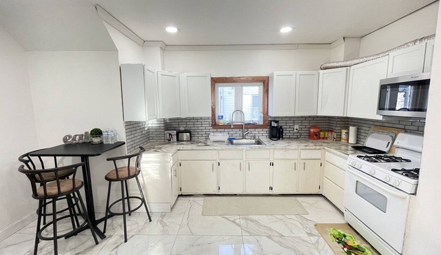 “Big Groups” Lovely Spacious Cozy Home