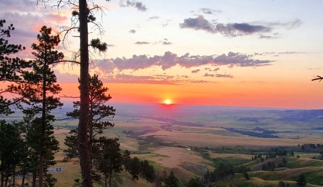 Big Horn Hideaway House: 4 bedrooms, 100-mile view