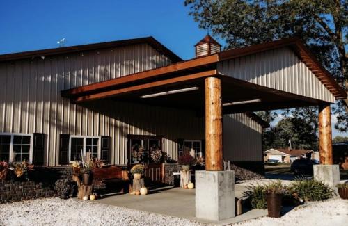 Big Horse Inn and Suites
