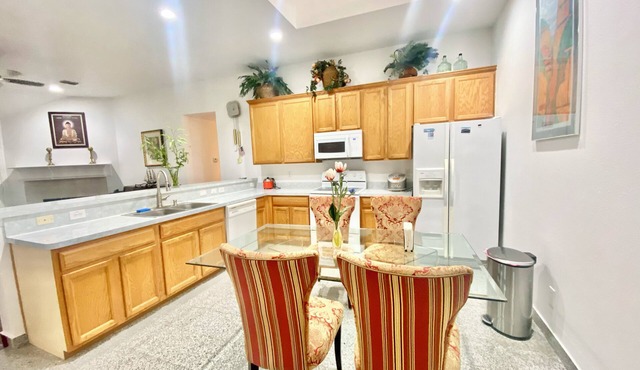Big house 4 bedrooms in Plano