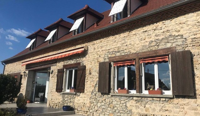 Big house Covered Motorized Swimming Pool Spa Puy-De- Dôme Vichy Clermont-Ferrand